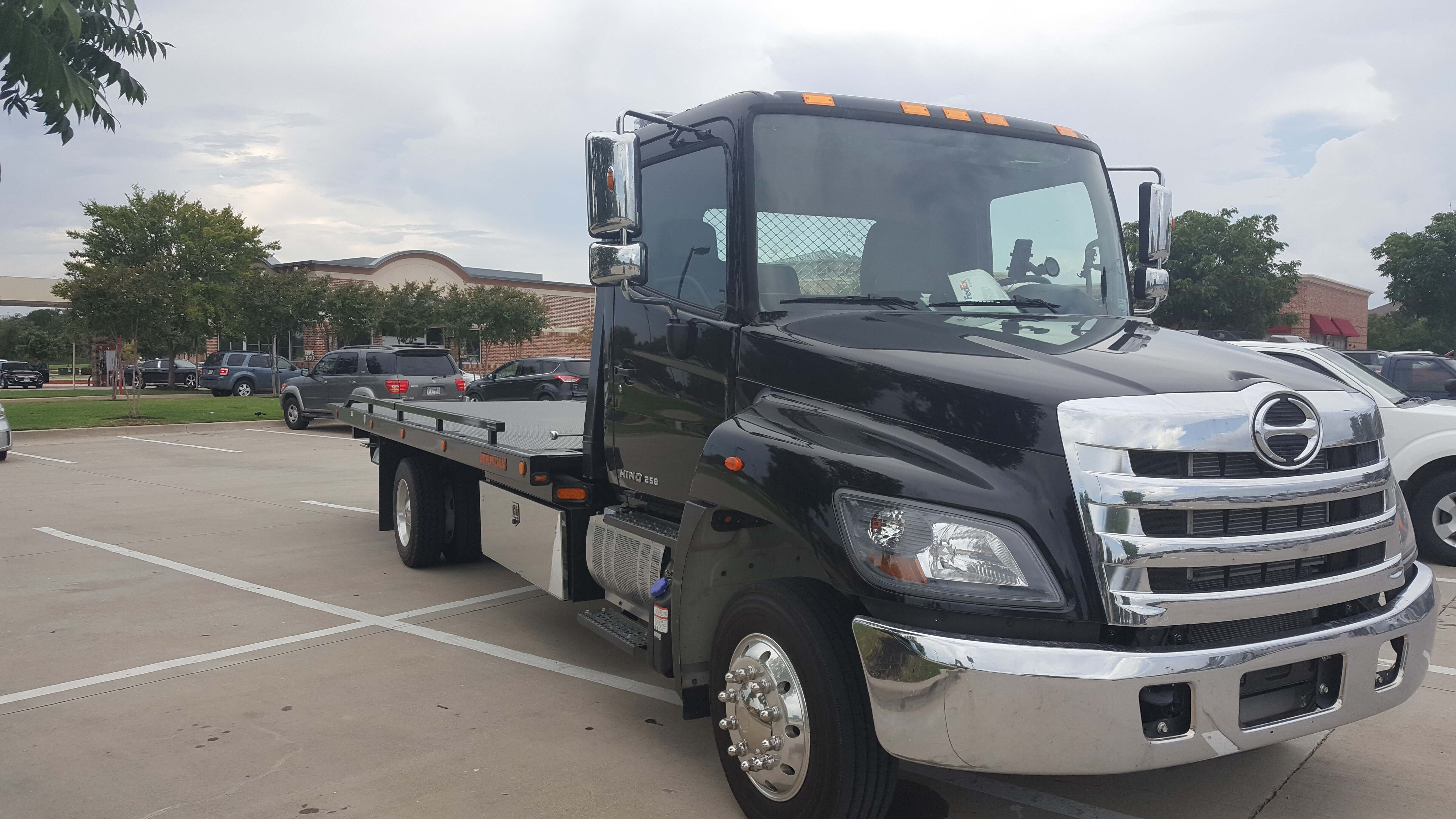 Flatbed Towing Service & Roadside Assistance