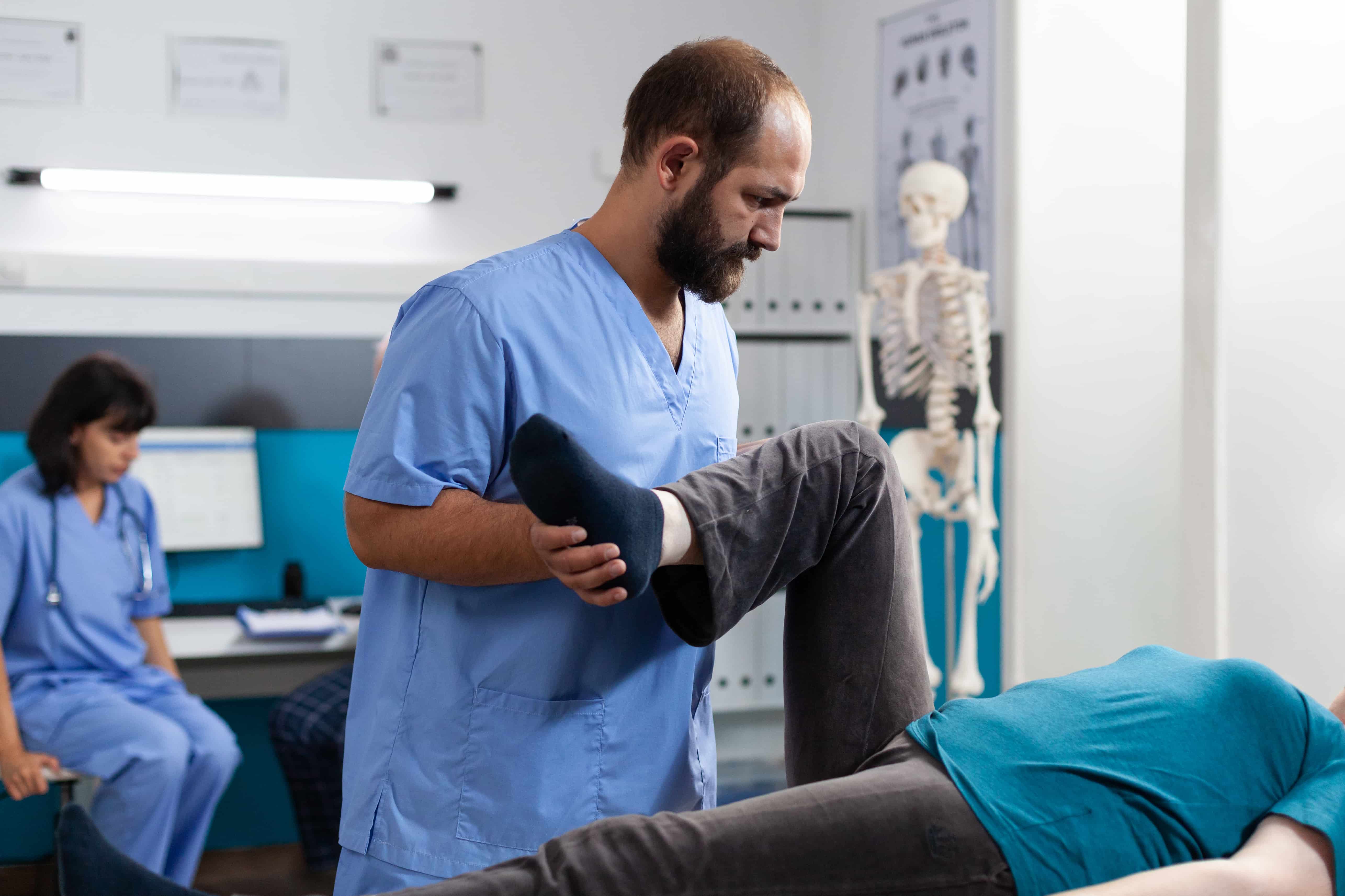 Doctores Quiropracticos de Accidentes - Doctores y Mas